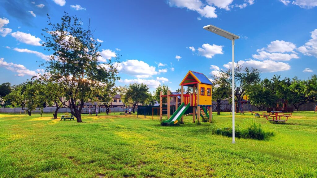 Why are solar street lights becoming increasingly popular？