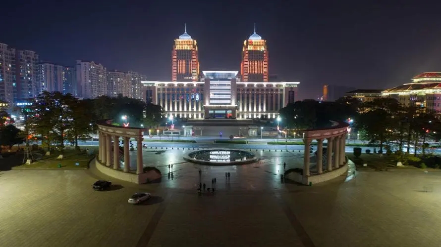  Why Sourcing From The Guzhen Lighting Market